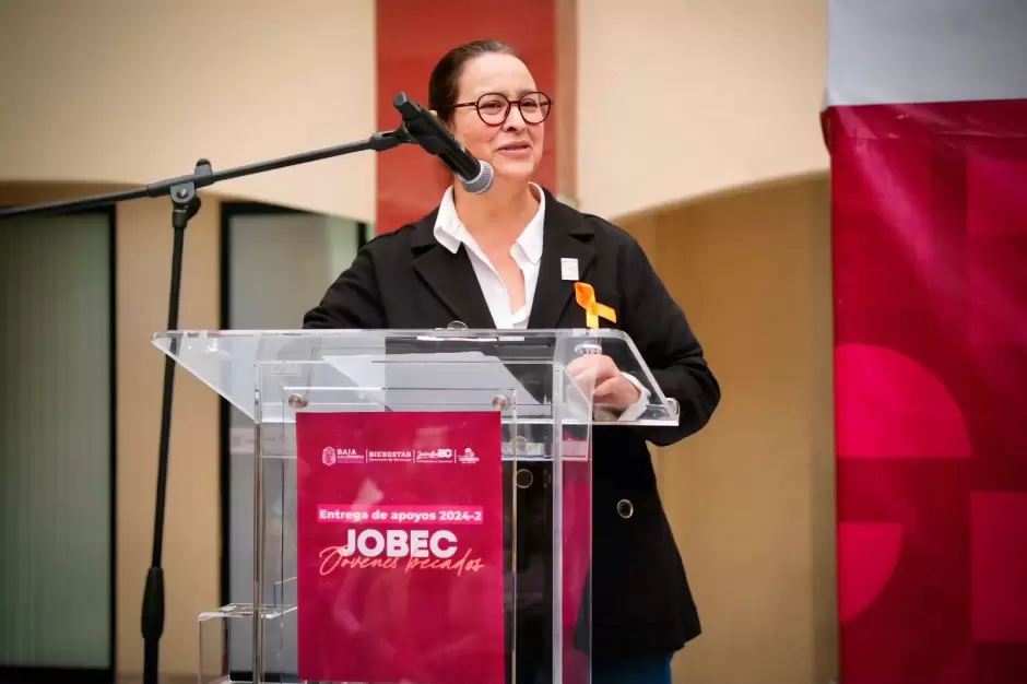 Participa presidenta Rocio Adame en la entrega de 140 becas a estudiantes de preparatoria y universidad