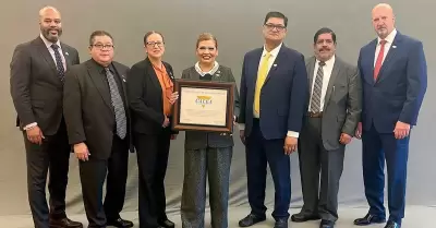 FGE recibe certificacin de CALEA por primera vez en la historia de la AEI