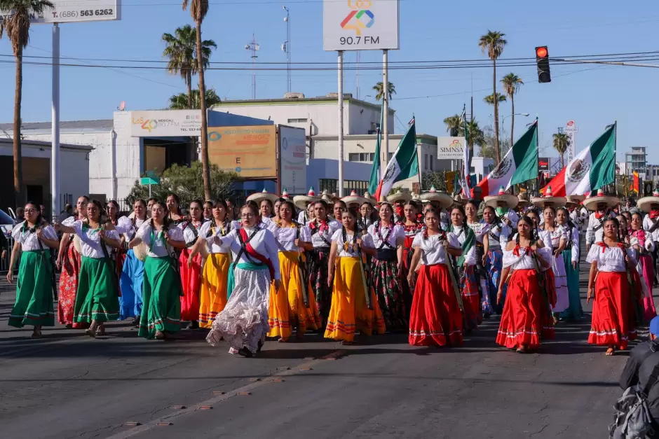 Desfile cvico-militar en Mexicali por el 114 aniversario de la Revolucin Mexicana