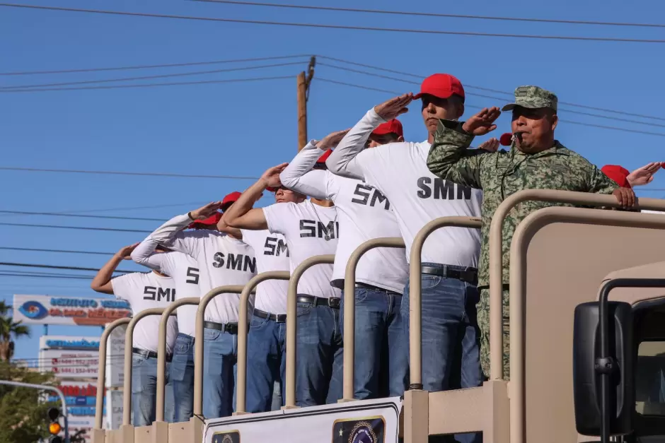 Desfile cvico-militar en Mexicali por el 114 aniversario de la Revolucin Mexicana