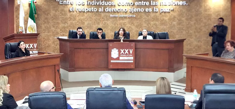 Secretario de Hacienda desglosa informe ante la Comisin Legislativa que preside la diputada Julia Gonzlez