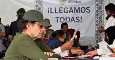 Gabriel Quadri inscribindose a la Pensin Bienestar