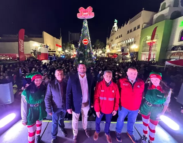 Encienden Arbol en Centro Histrico de Tijuana