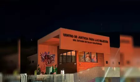 Ilumina CEJUM su edificio en naranja para conmemorar el Da Internacional de la