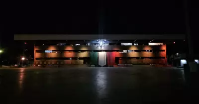 Iluminan de naranja Palacio Municipal de Tijuana para conmemorar la lucha contra