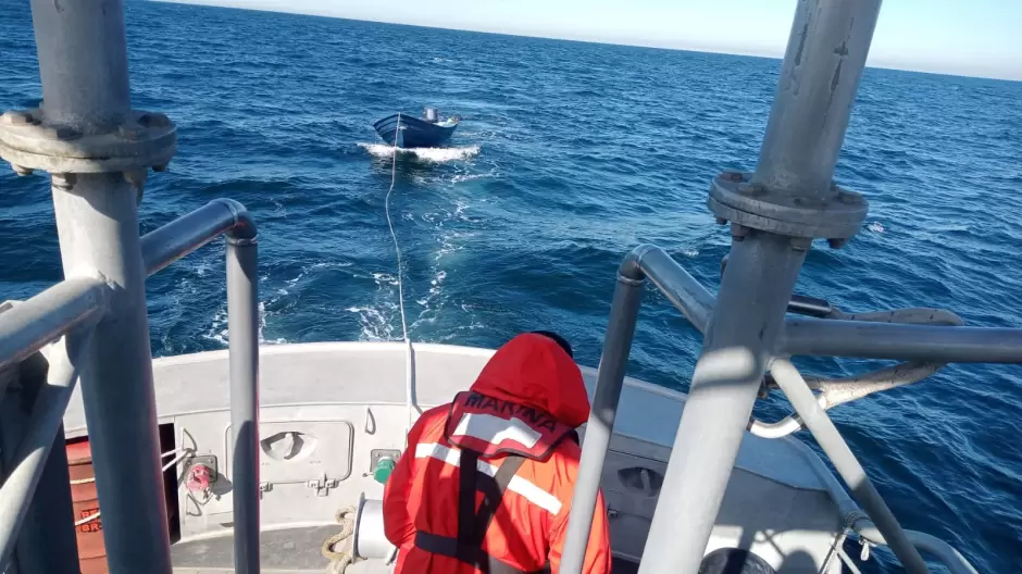 Personal naval rescata a 19 personas en inmediaciones de Ensenada