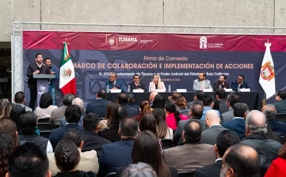 Pactan convenio de colaboracin Ismael Burgueo y Alejandro Fragozo