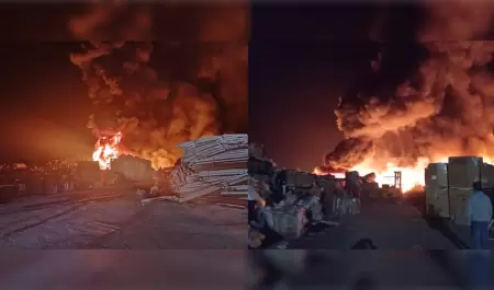 Bomberos Atendieron Incendio en Recicladora de la Colonia Gmez Morn