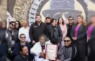 Entrega presidente municipal Ismael Burgueo las llaves de la ciudad al guitarrista tijuanense Javier Btiz