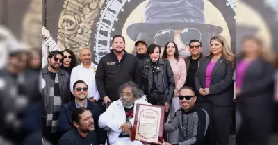 Entrega presidente municipal Ismael Burgueo las llaves de la ciudad al guitarri