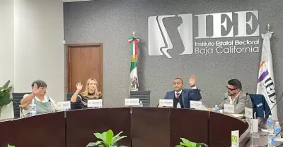 Presenta secretario ejecutivo del IEEBC su informe anual de actividades ante el 