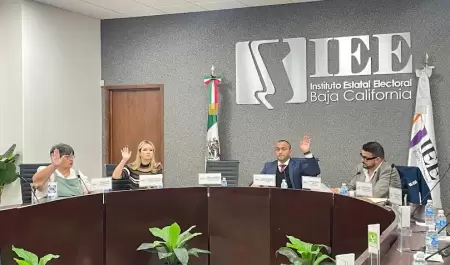 Presenta secretario ejecutivo del IEEBC su informe anual de actividades ante el