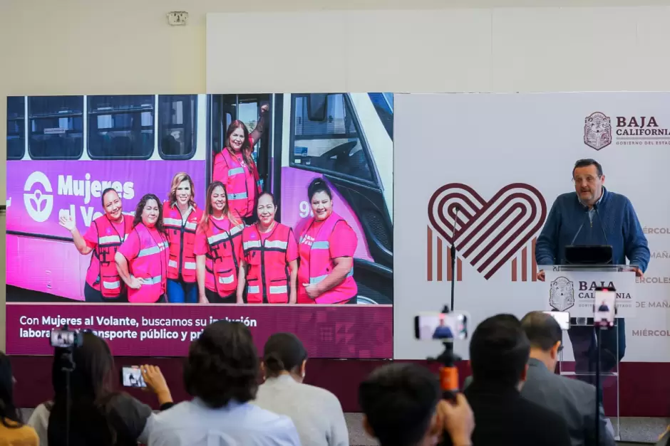 Egresan 113 del programa "Mujeres al Volante" impulsado por gobernadora Marina del Pilar