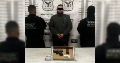 Sorprenden a hombre con arma de fuego y metanfetamina en Rosarito