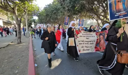 Peregrinacin a la Catedral de Guadalupe en Tijuana