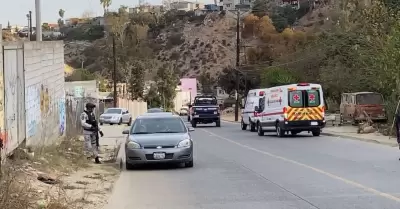 Hombre fue atacado a balazos y rescatado de un canal pluvial en Playas de Tijuan