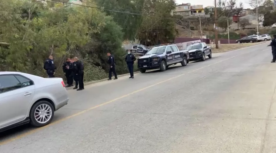 Hombre fue atacado a balazos y rescatado de un canal pluvial en Playas de Tijuana