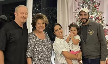 Ron Johnson y su esposa, acompaando a Nayib Bukele y esposa