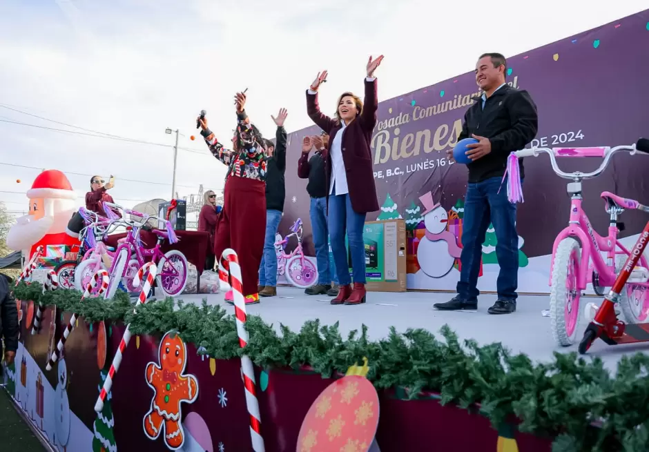 Gobernadora Marina del Pilar durante posada comunitaria del Bienestar en San Felipe