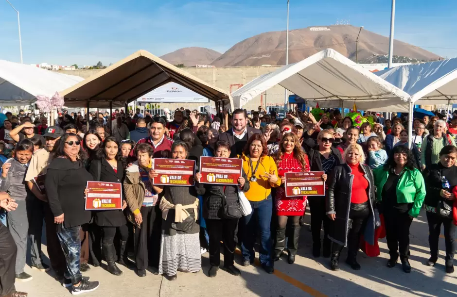 Celebra alcalde Ismael Burgueo posada navidea en la delegacin Cerro Colorado