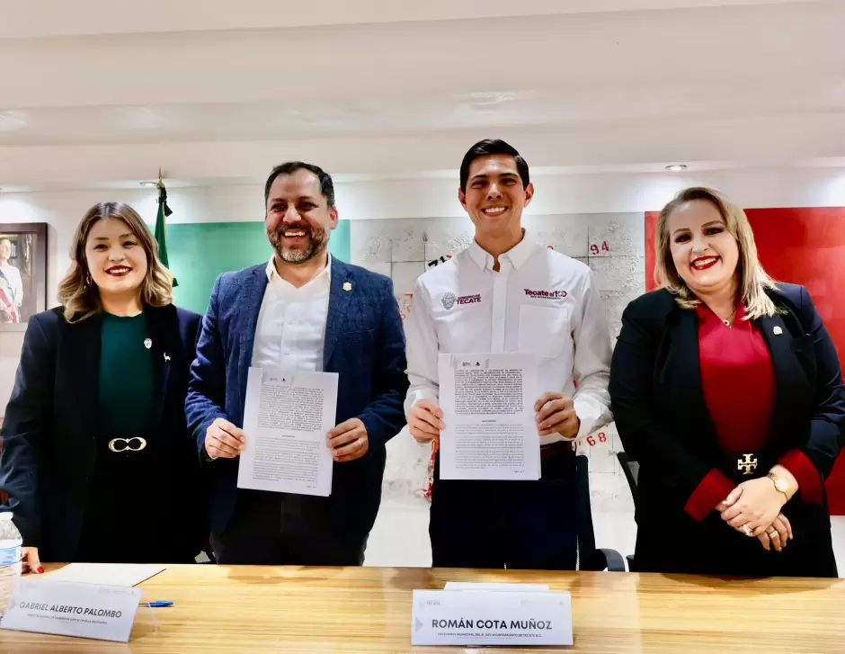 Romn Cota firma convenio con Agencia Digital