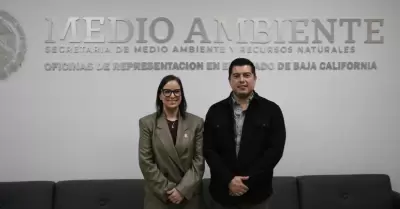 Se rene Mnica Vega con representante de la Semarnat en Baja California para fo