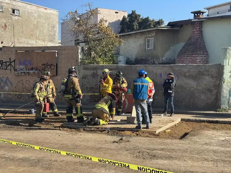 Explosin en registro de tubera deja a un hombre lesionado en Tijuana