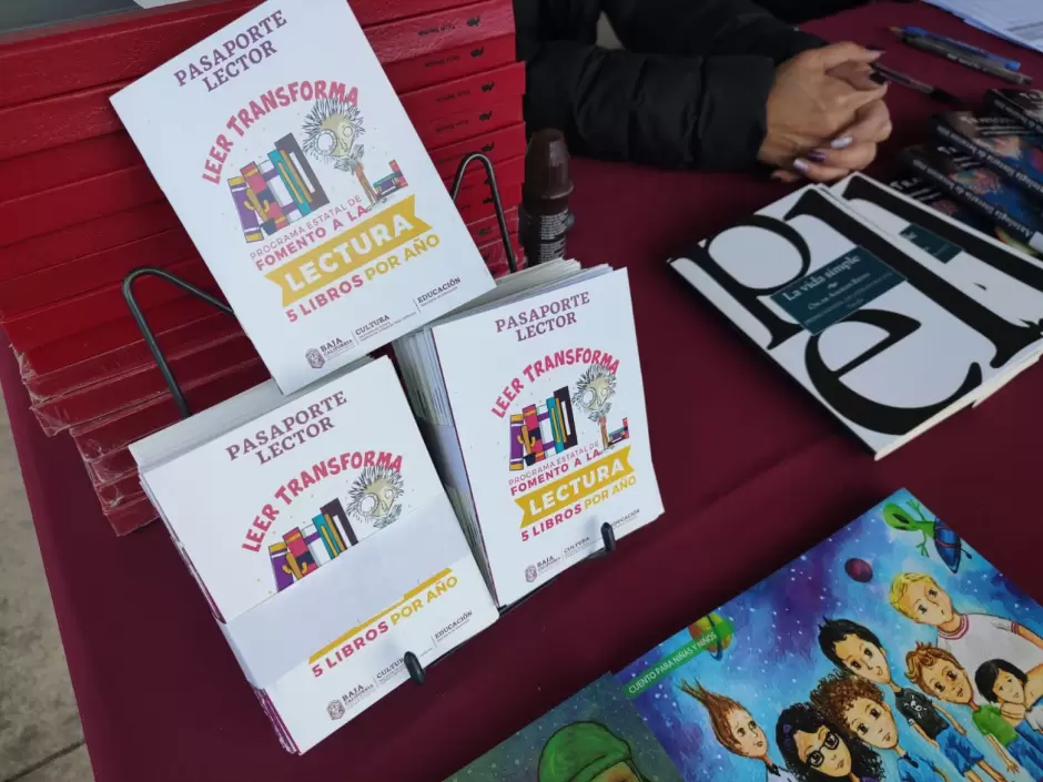 Entrega Cultura 266 mil 100 pasaportes lector en "5 Libros por Ao"