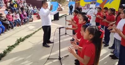 Festival Navideo con coro infantil bilinge Kata u 'u