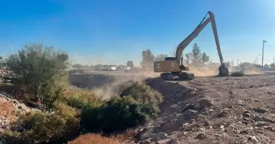 CESPM da continuidad al programa de desazolve de drenes pluviales en Mexicali.