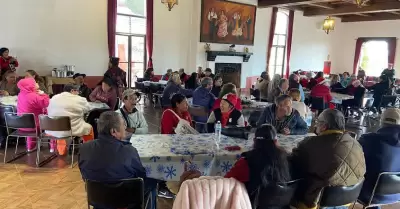 Realizan en Riviera convivencia navidea con adultos mayores