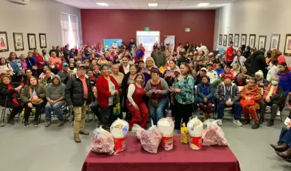 Reciben 200 adultos mayores apoyo de DIF Tijuana para elaborar cena de ao nuevo