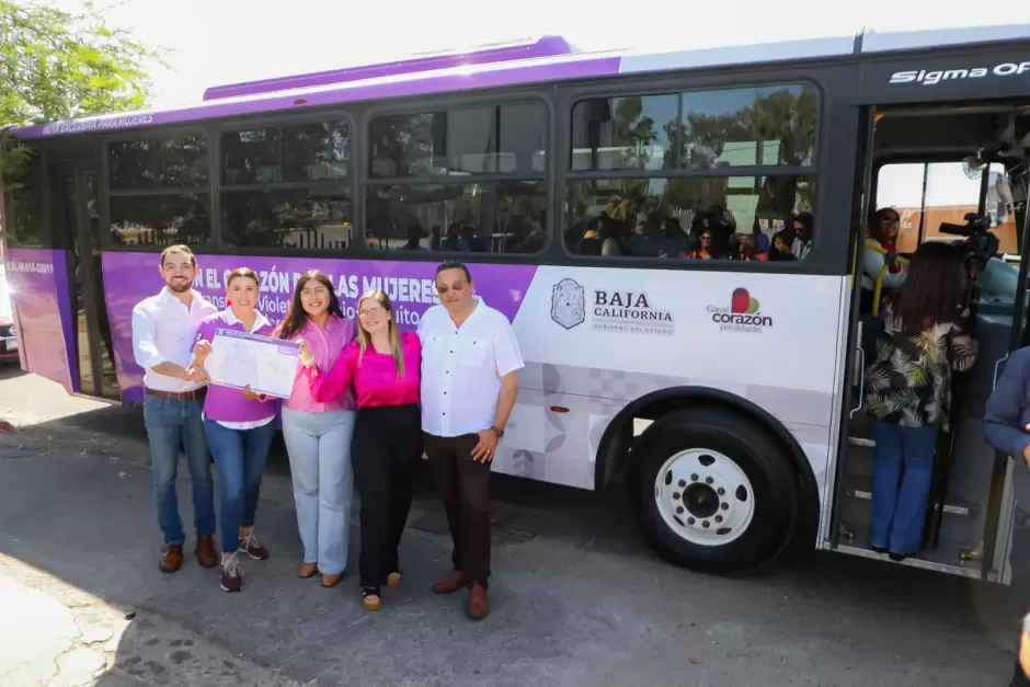 Invita gobernadora Marina del Pilar a mujeres a utilizar el Transporte Violeta en Mexicali