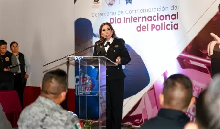 Gobierno de Ensenada honra a policas por su destacada trayectoria y servicio