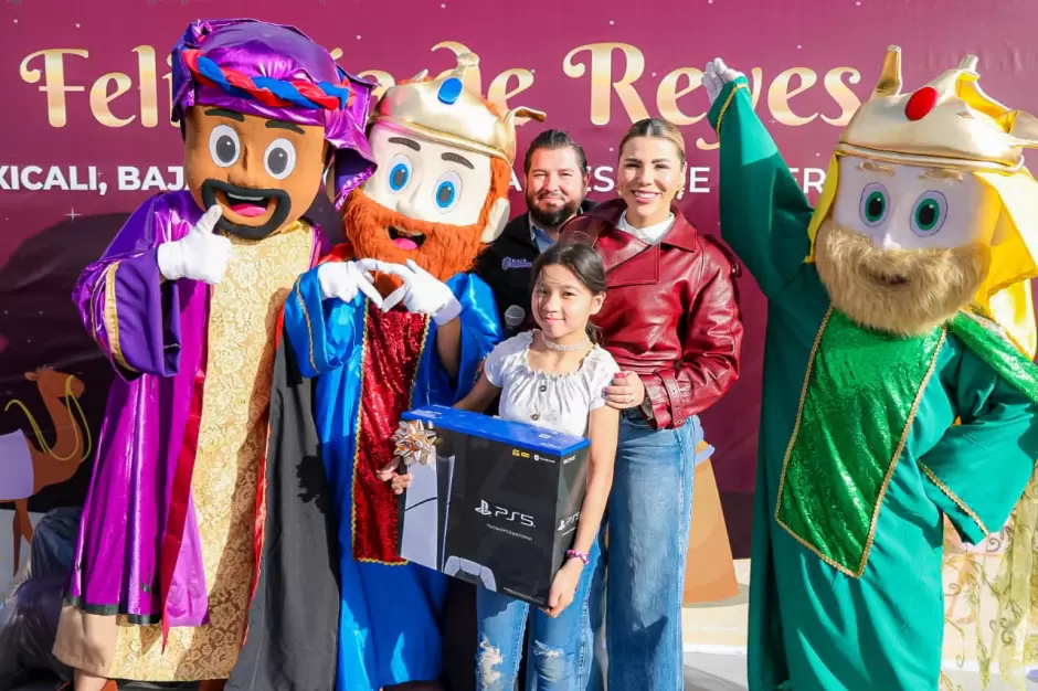 Fomenta gobernadora Marina del Pilar unidad de familias y comunidades al compartir la tradicional Rosca de Reyes