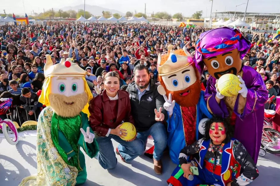 Fomenta gobernadora Marina del Pilar unidad de familias y comunidades al compartir la tradicional Rosca de Reyes