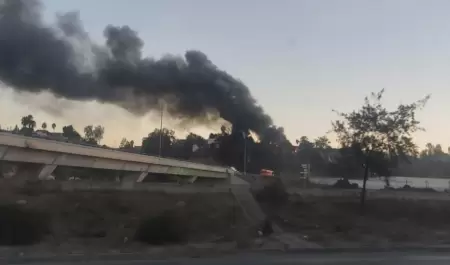 Incendio consume vivienda abandonada sin dejar lesionados