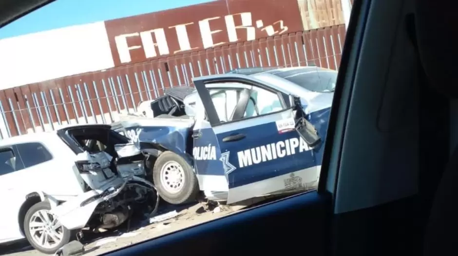 Patrulla de la Polica Municipal se ve involucrada en accidente; una mujer resulta herida