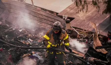 Atienden a familias afectadas tras incendio en Pedregal de Santa Julia