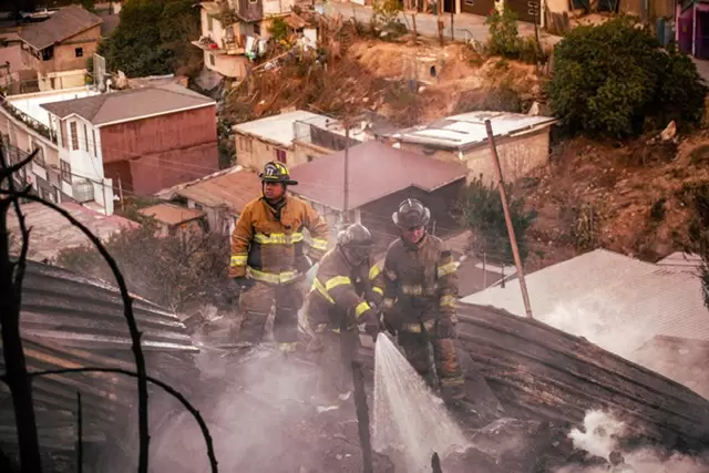 Atienden a familias afectadas tras incendio en Pedregal de Santa Julia