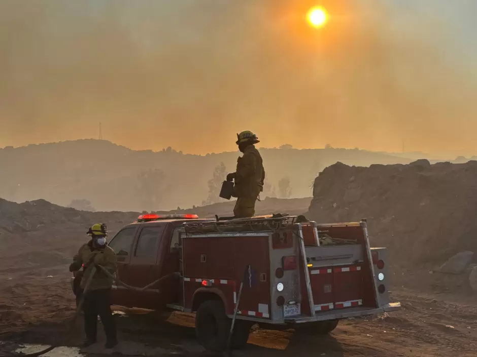 Atienden incendios forestales