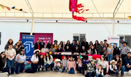 Voluntariado de fundaci�n Sempra Infraestructura Celebra el D�a de Reyes en Mexi