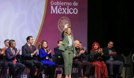 Participa gobernadora Marina del Pilar en el primer Encuentro Nacional Municipal