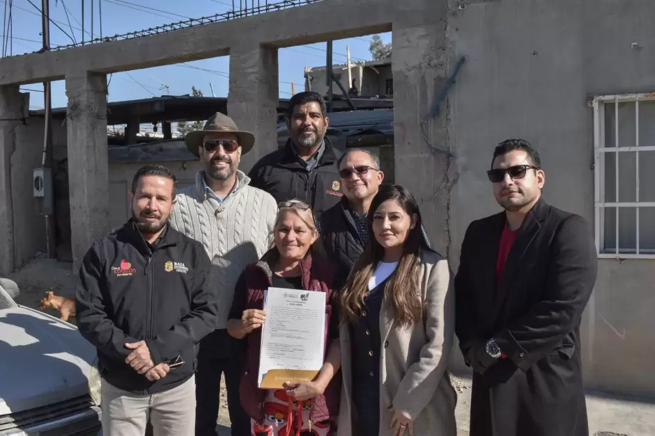 Entregan ttulos a residentes de Maclovio Rojas