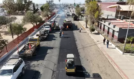 Pavimentacin asfltica de la calle Cuarta en la colonia Hidalgo