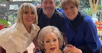 Silvia Pinal y su familia