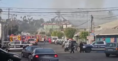 Incendio consume complejo habitacional en la Zona Centro