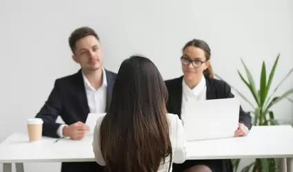 Idiomas que impulsan carreras: La clave para destacar en un mercado laboral comp