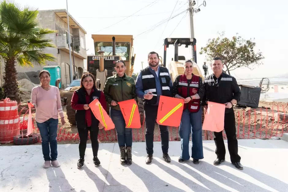 Obra de pavimentacin en la colonia Rincn Dorado