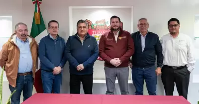 Se rene presidente municipal Ismael Burgueo con el titular de Conagua en BC